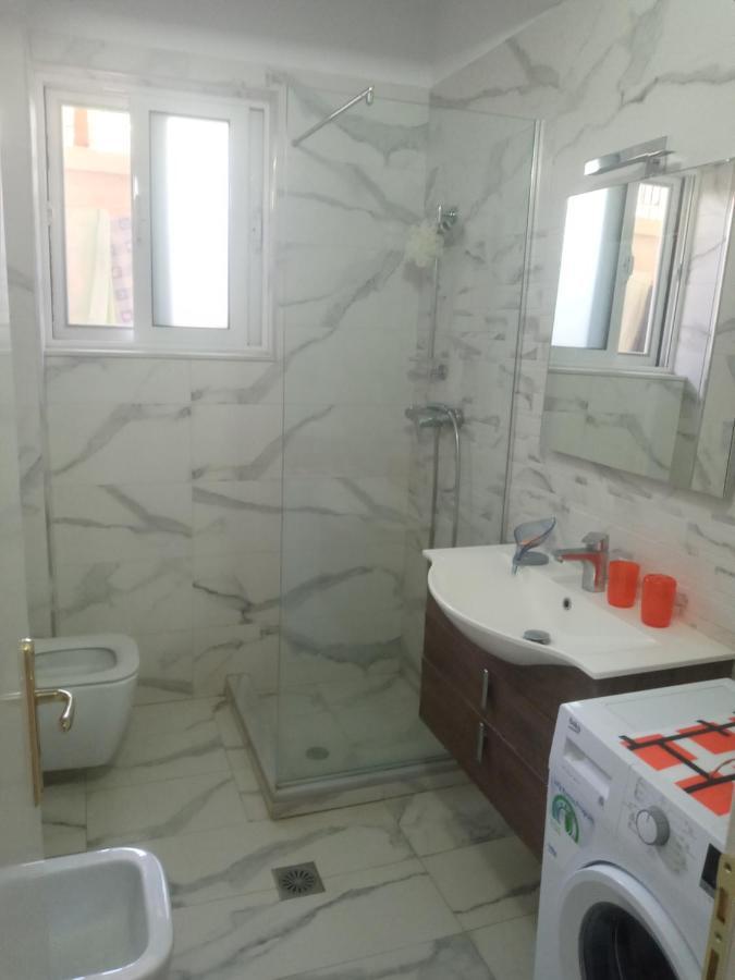 Saranda Backpackers Hostel Bagian luar foto